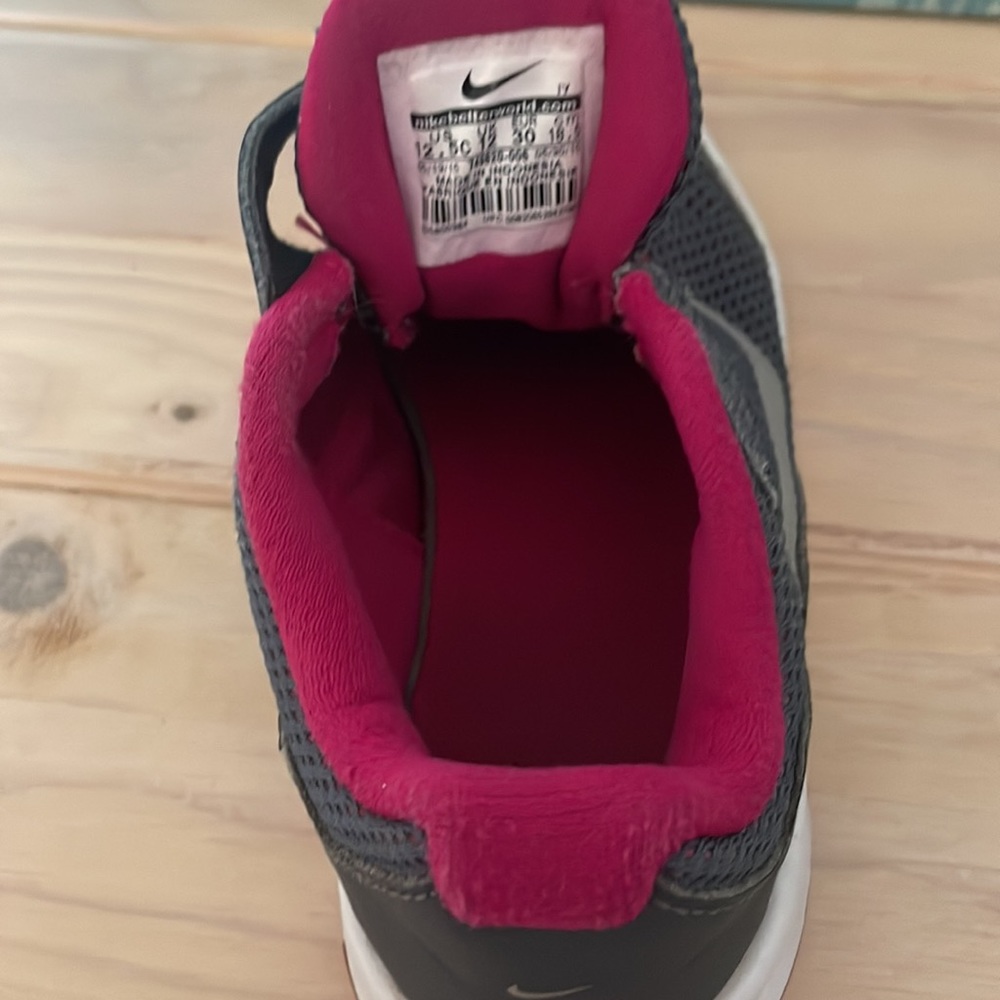 NIKE girl’s shoes pink gray Velcro size 12.5 EUC - Picture 8 of 12